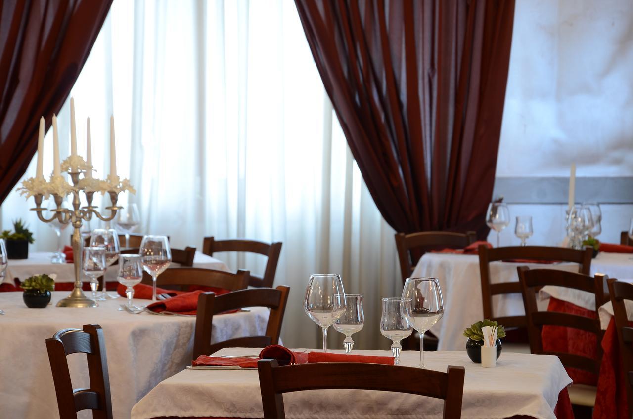 קיארי Hotel La Fenice מראה חיצוני תמונה